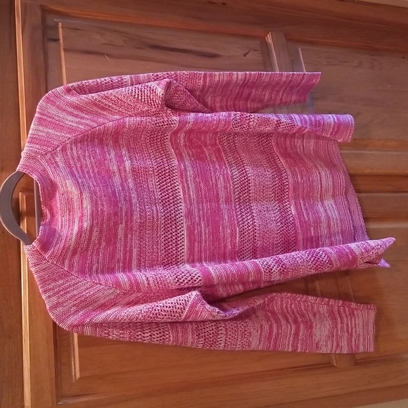 Saint John's Bay pink & white sweater size L like new - Picture 2 of 6